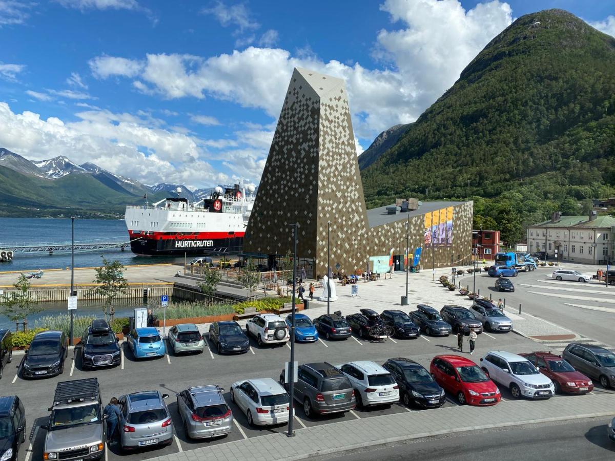 Andalsnes Sentrum Apartment No1 Екстер'єр фото